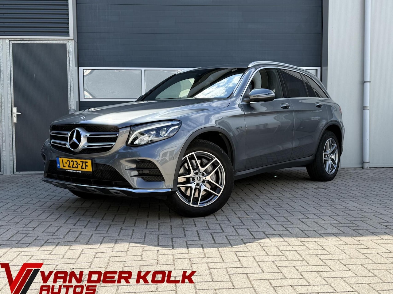 Mercedes-Benz GLC-klasse - 350e 4MATIC Premium Plus AMG-Line | Alcantara/Leder | Xenon | CarPlay | Camera | Navigatie - AutoWereld.nl