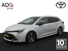 Toyota Corolla Touring Sports - 1.8 Hybrid First Edition | leder stof bekleding | Stoelverwarming | Keyless | Navigatie |