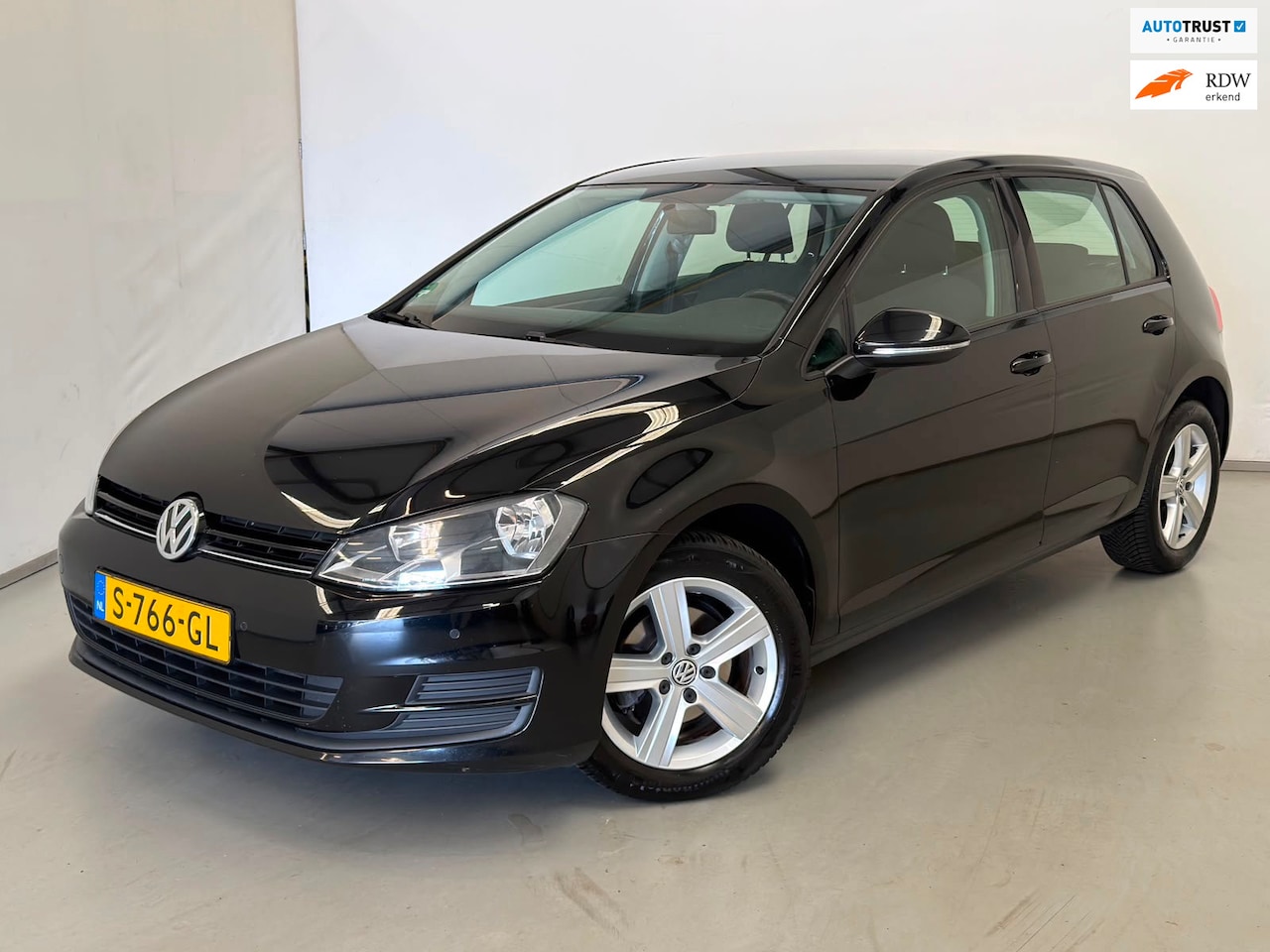 Volkswagen Golf - 1.2 TSI Trendline / 5-deurs / Clima / PDC - AutoWereld.nl