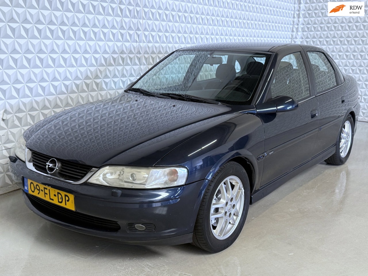 Opel Vectra - 1.8-16V Sport Edition in originele staat! 189.000km (2000) - AutoWereld.nl