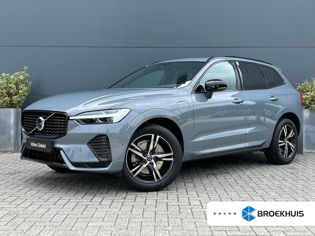 Volvo XC60 - 2.0 Recharge T6 AWD R-Design | Luchtvering | Google | Harman/Kardon | 360 Camera | - AutoWereld.nl