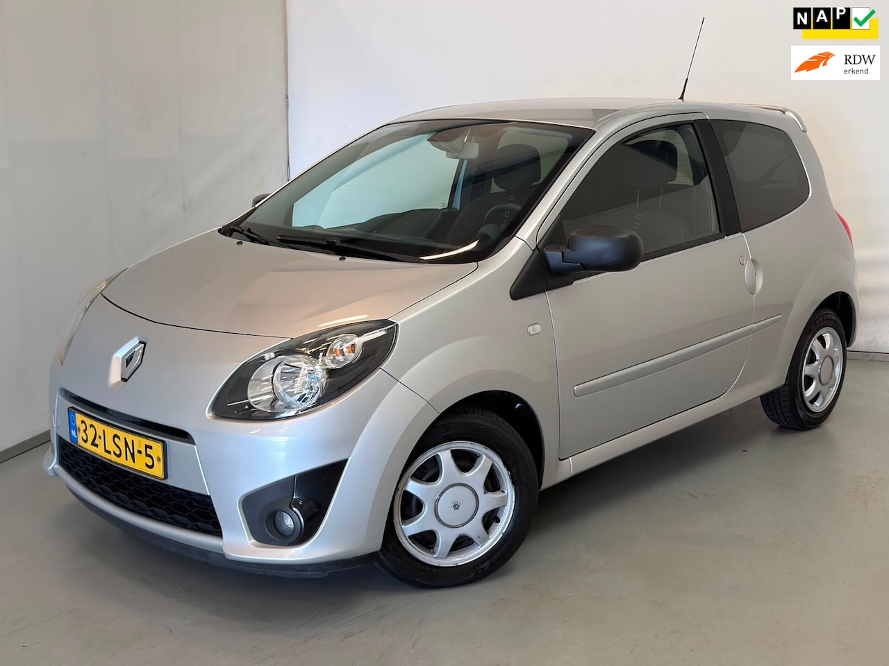 Renault Twingo - 1.2-16V Dynamique / NL-auto / Cruise / Airco - AutoWereld.nl