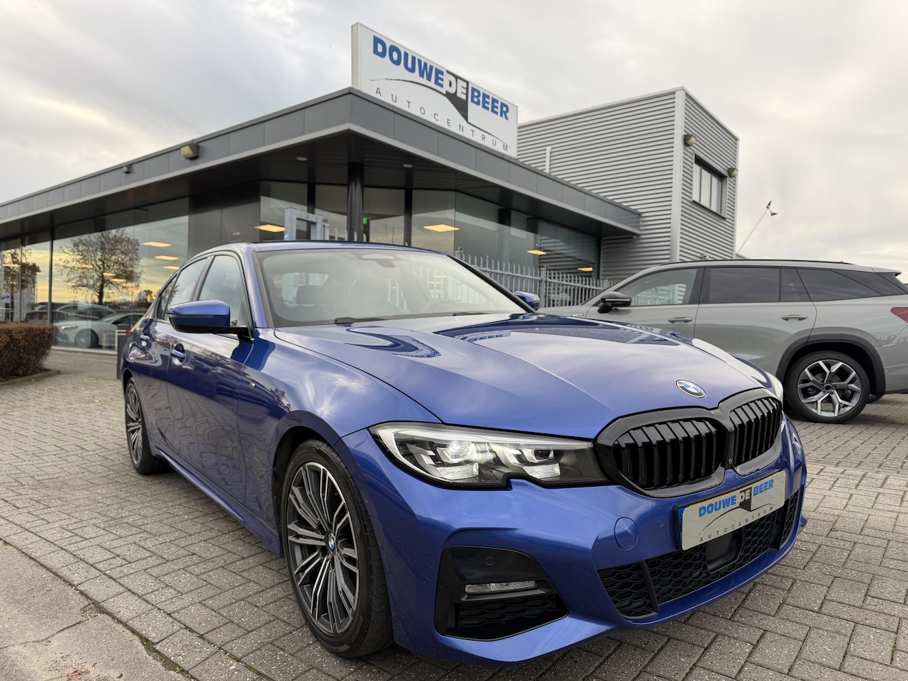 BMW 3-serie - 330i M Sport Adapt. Cruise | 360-Camera | HiFi | Stoelverw. | Sfeerverlichting - AutoWereld.nl