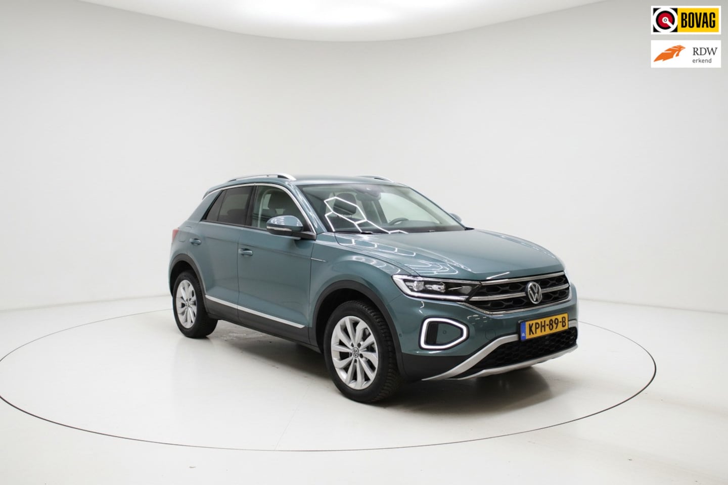 Volkswagen T-Roc - 1.5 TSI|Stoelverw|ACC|Camera|Digital Cockpit - AutoWereld.nl