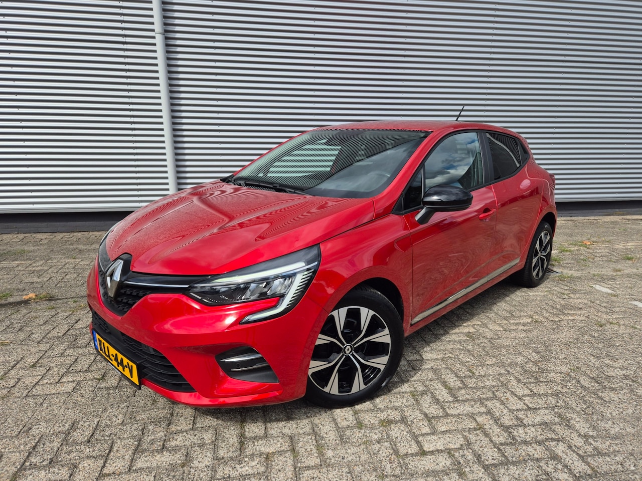 Renault Clio - 1.0 TCe 90 Automaat Techno,stoel/stuurverwarming,trekhaak,Navigatie,Carplay,Camera,parkcon - AutoWereld.nl