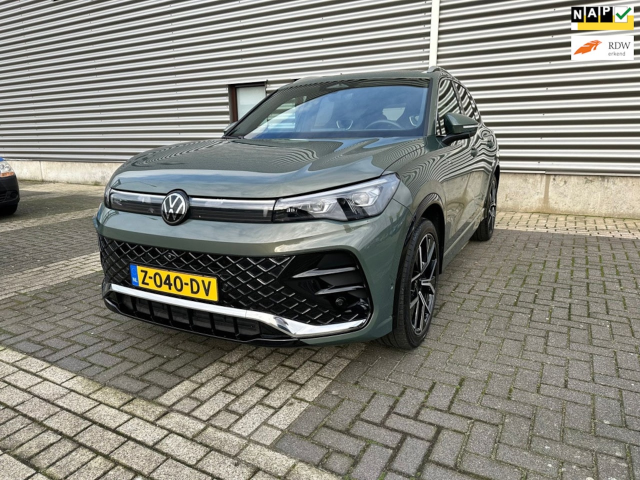 Volkswagen Tiguan - 1.5 eTSI R-Line Business 1.5 eTSI R-Line Business - AutoWereld.nl