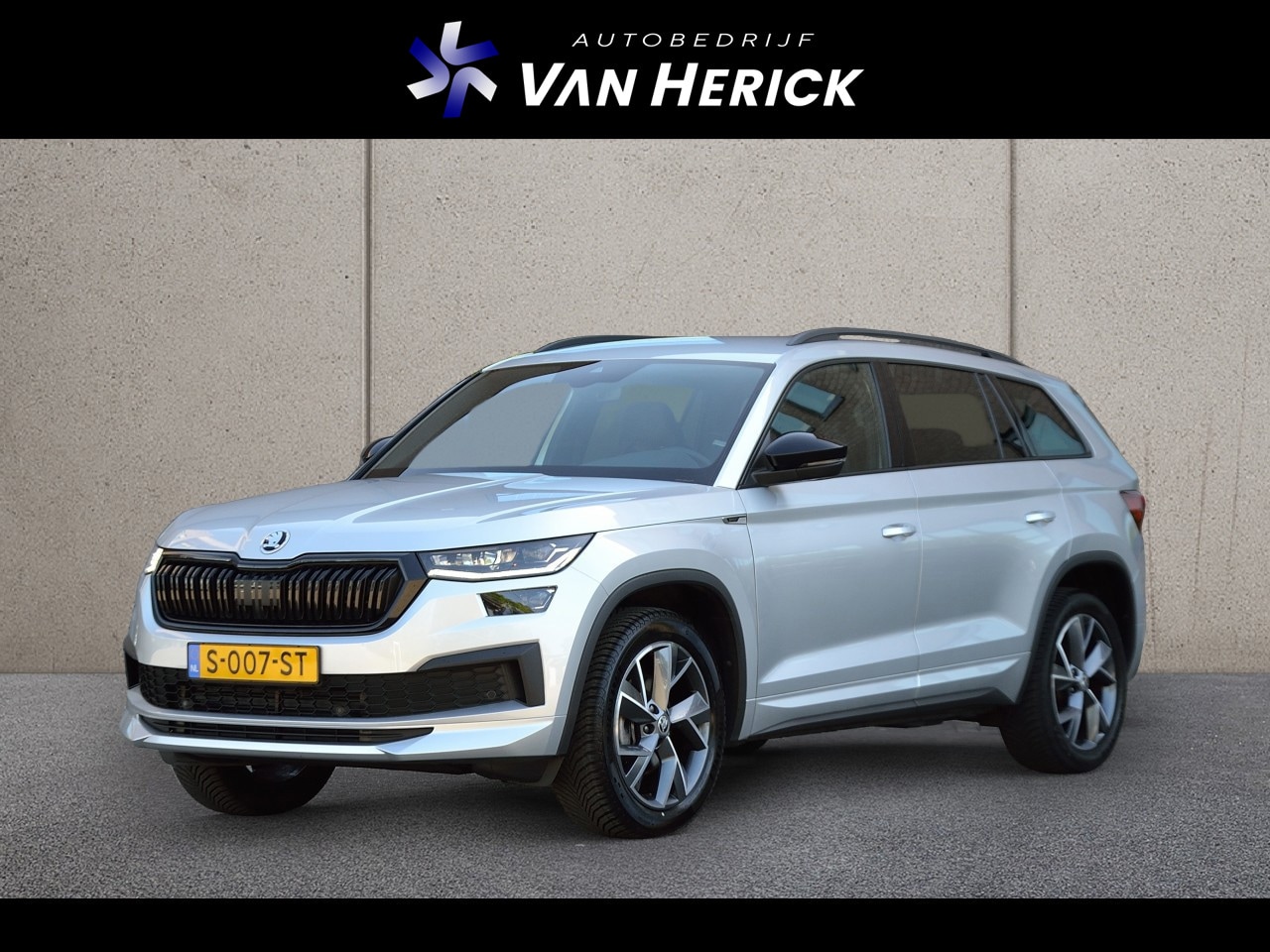Skoda Kodiaq - 1.5 TSI Sportline Business 7p. Automaat | Keyless | Achteruitrijcamera | Stoelverwarming - AutoWereld.nl