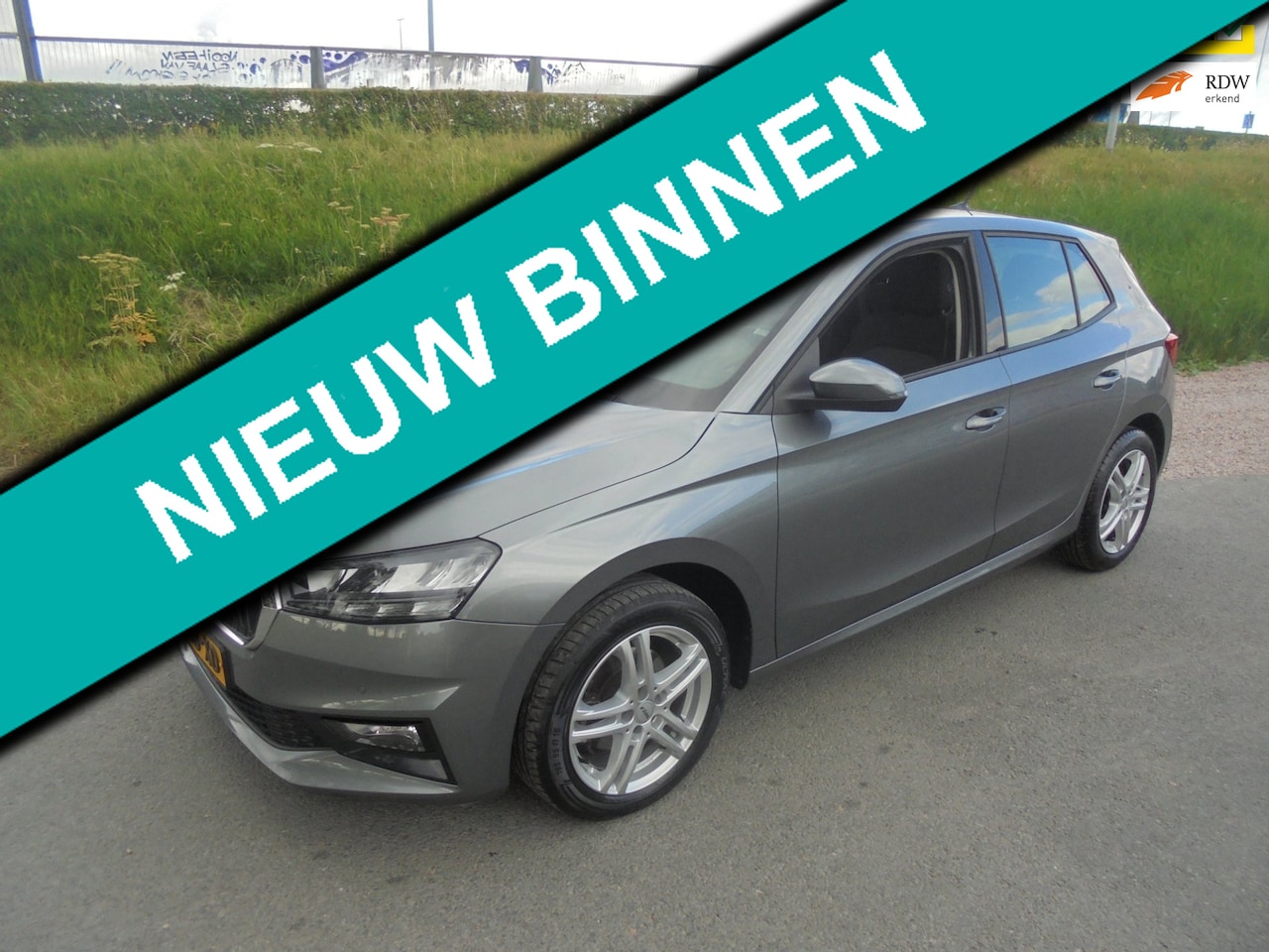 Skoda Fabia - Skoda Fabia 1.0 benzine 5 deurs Automaat airco lmv 13.000km - AutoWereld.nl