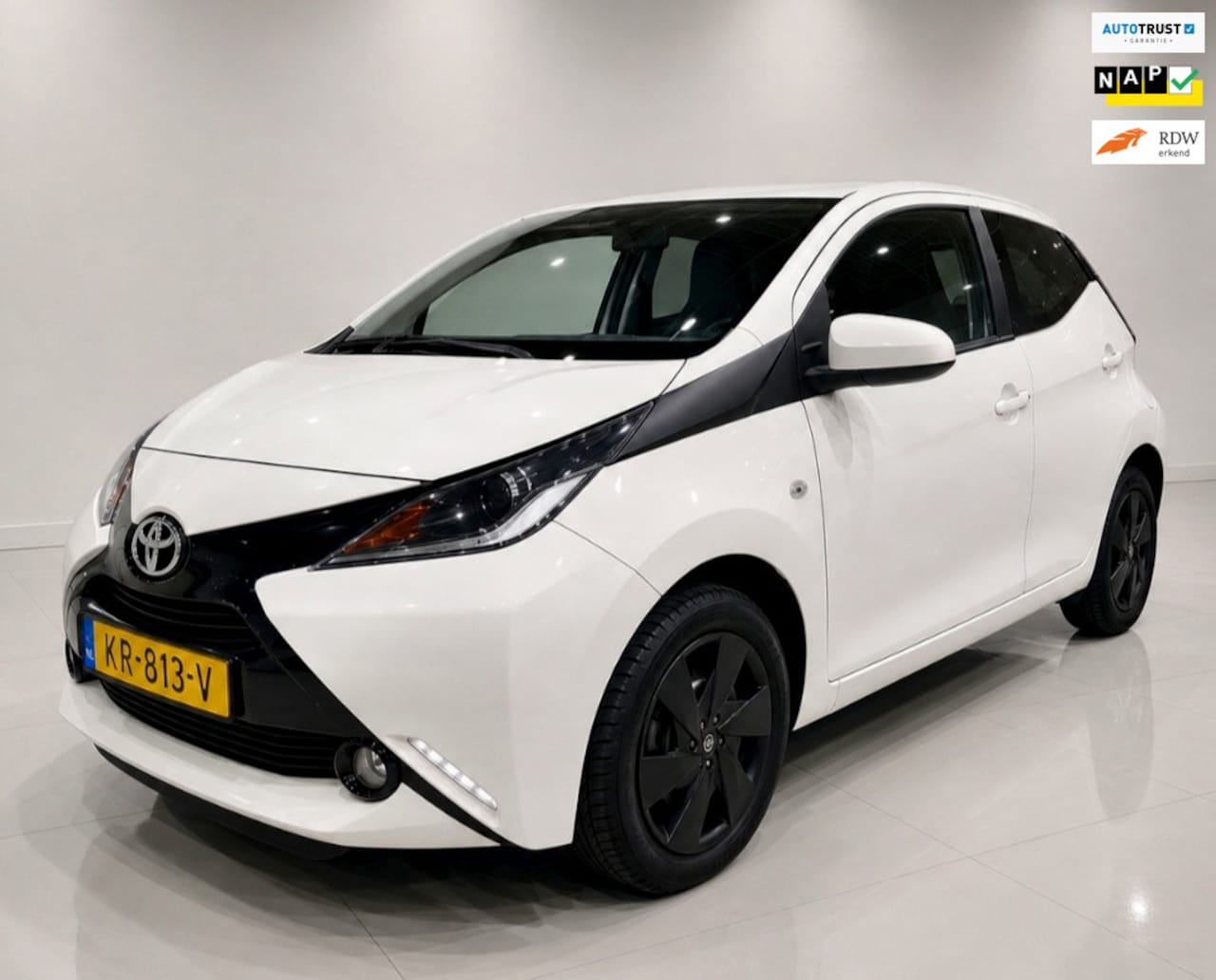 Toyota Aygo - 1.0 VVT-i x-play Camera Airco - AutoWereld.nl