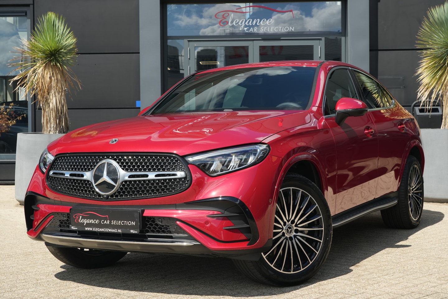 Mercedes-Benz GLC-klasse Coupé - 300e 4MATIC AMG Line Plus 313pk Panoramadak/Stoelverwarming/Camera - AutoWereld.nl