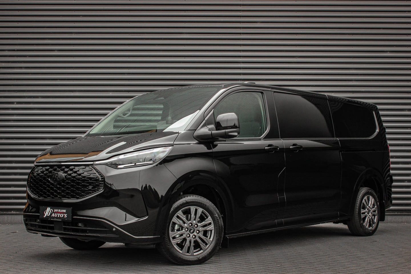 Ford E-Transit Cust. - 340 L2H1 Limited 71kWh 218PK / 360 CAMERA / 370KM RANGE / APPLE CARPLAY /DRIVERS- PACK / F - AutoWereld.nl