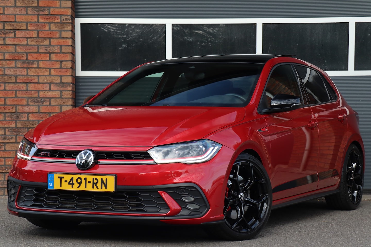 Volkswagen Polo - 2.0 TSI GTI DSG, Pano, Beats, Keyless - AutoWereld.nl