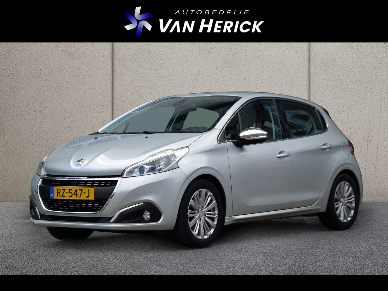 Peugeot 208 - 1.2 PureTech Allure | Navigatie | Climate Control | Cruise Control - AutoWereld.nl