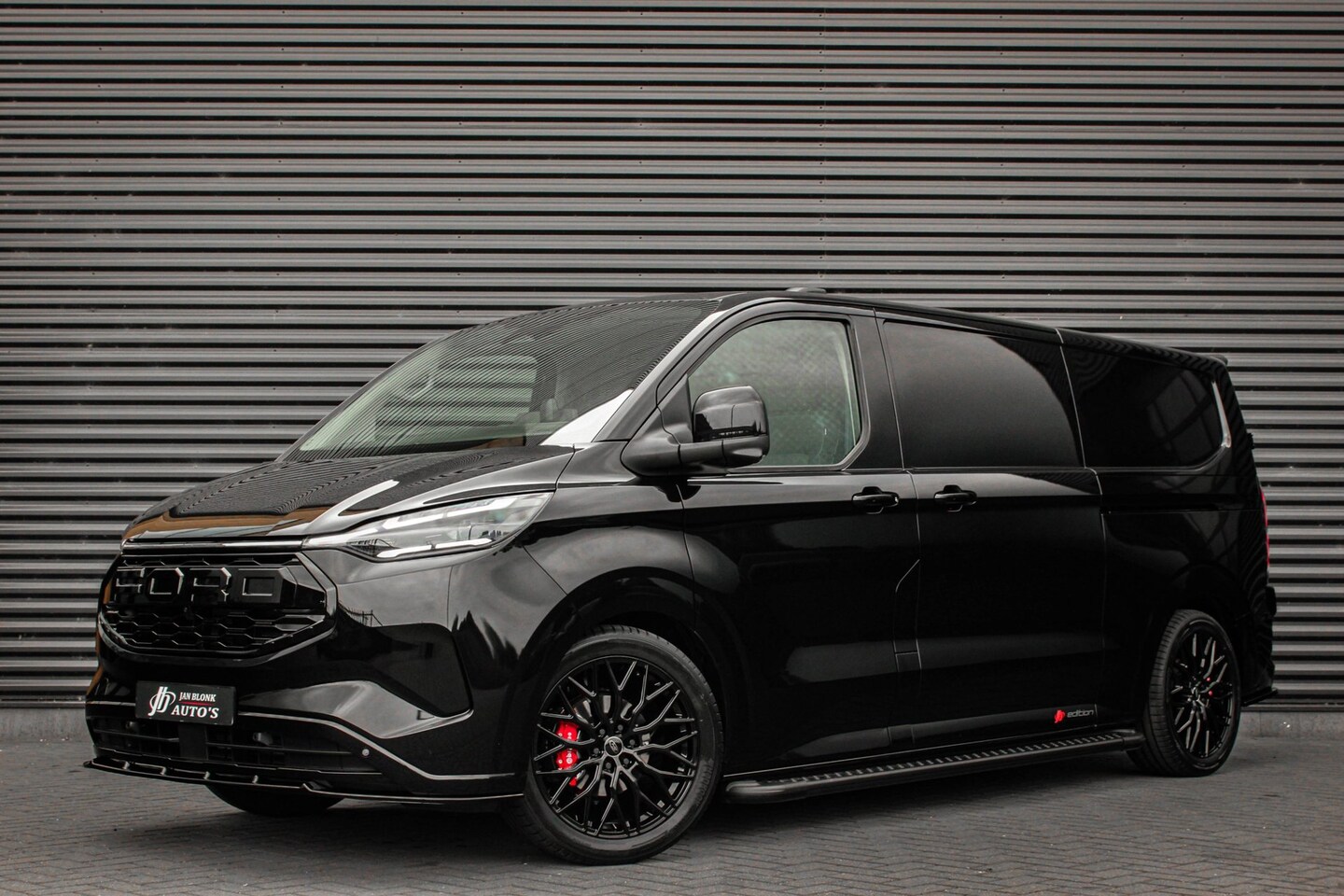 Ford E-Transit Cust. - 340 L2H1 Limited 71 kWh 218PK / RAPTOR EDITON / CAMERA / 370KM RANGE /APPLE CARPLAY DRIVER - AutoWereld.nl