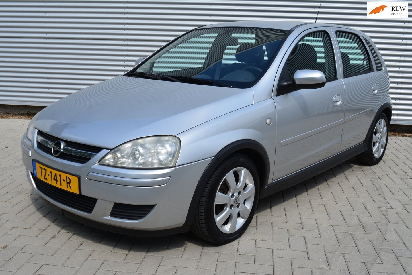 Opel Corsa - 1.2-16V Essentia 5 Deurs | Airco | L.M. Velgen | Electr. Pakket. - AutoWereld.nl