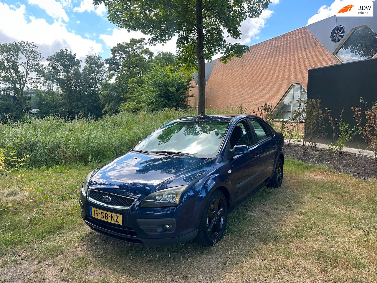 Ford Focus - 1.6-16V Futura Airco Camera Cruise - AutoWereld.nl