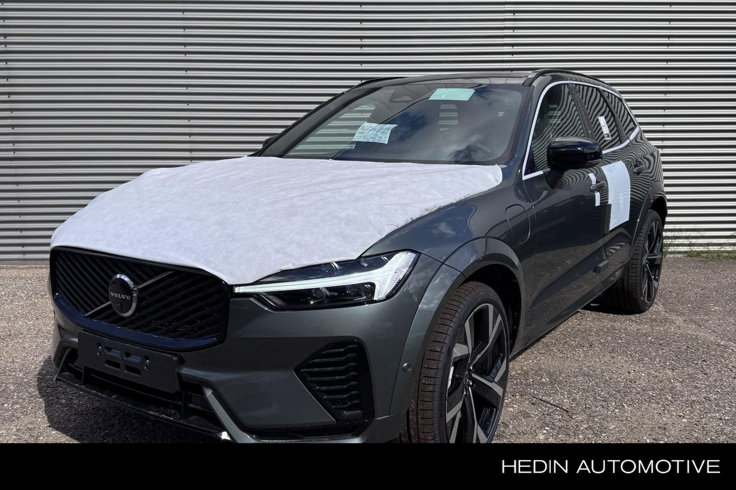 Volvo XC60 - XC60 plus T6 350pk AWD Plug-in Dark - AutoWereld.nl