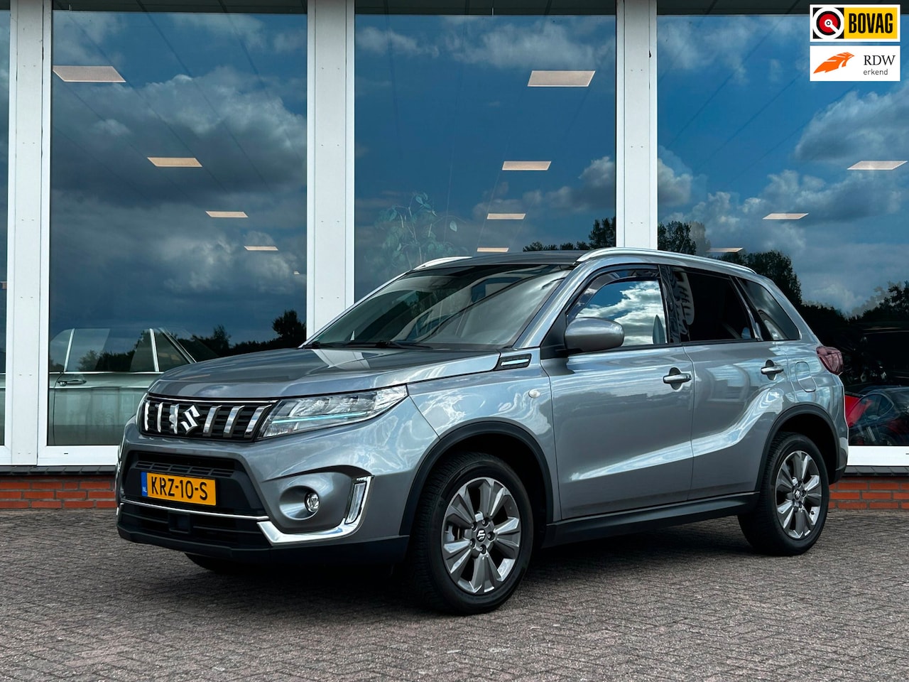 Suzuki Vitara - 1.5 Hybrid Select AUT. - Navi - Camera - Clima - LM - AutoWereld.nl