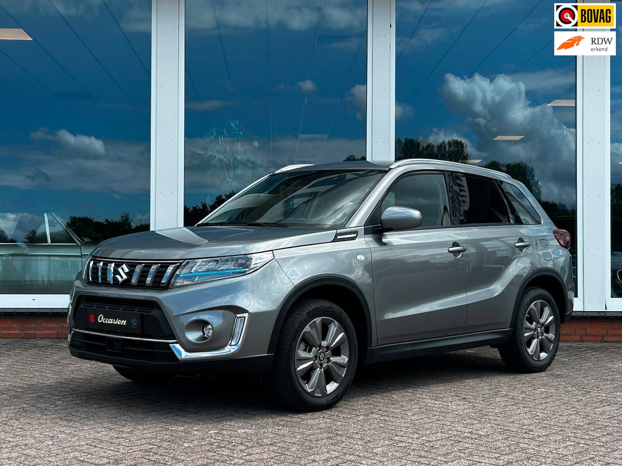 Suzuki Vitara - 1.5 Hybrid Select AUT. - Navi - Camera - LM - Trekhaak - AutoWereld.nl