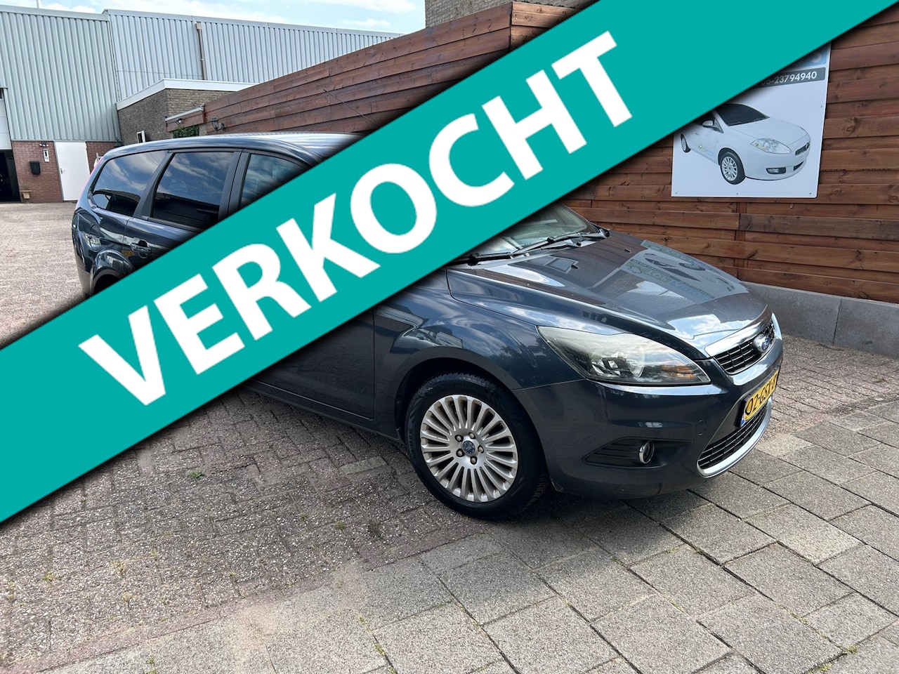 Ford Focus Wagon - 2.0 Titanium airco+apk! - AutoWereld.nl