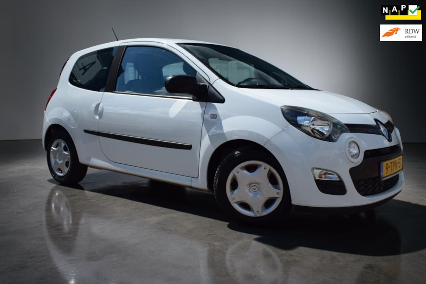 Renault Twingo - 1.2 16V Parisienne 1.2 16V Parisienne,NAP, Dealeronderhouden, Airco, Elektrische ramen - AutoWereld.nl
