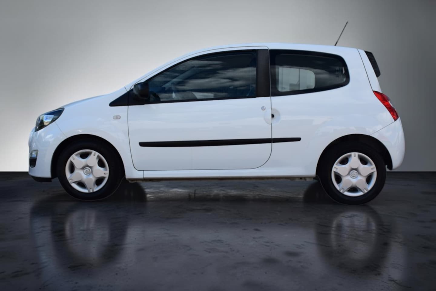 Renault Twingo - 1.2 16V Parisienne 1.2 16V Parisienne,NAP, Dealeronderhouden, Airco, Elektrische ramen
