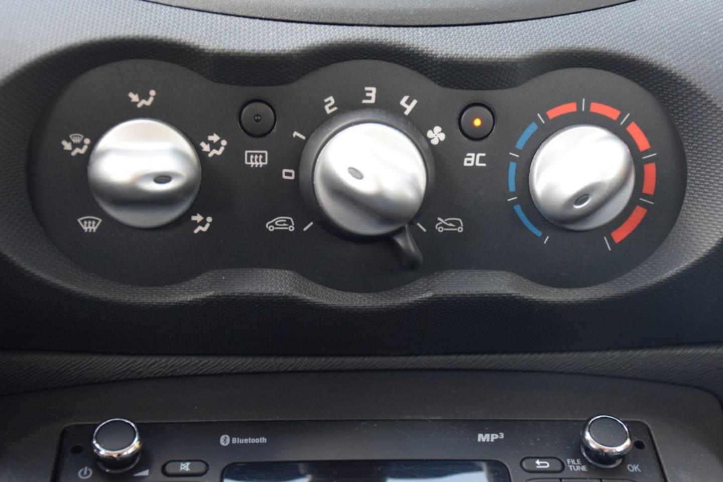 Renault Twingo - 1.2 16V Parisienne 1.2 16V Parisienne,NAP, Dealeronderhouden, Airco, Elektrische ramen