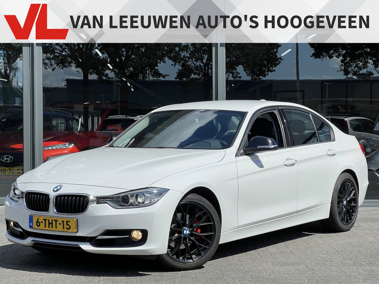 BMW 3-serie - 320i Executive | Stoelverwarming | Navi | Trekhaak - AutoWereld.nl