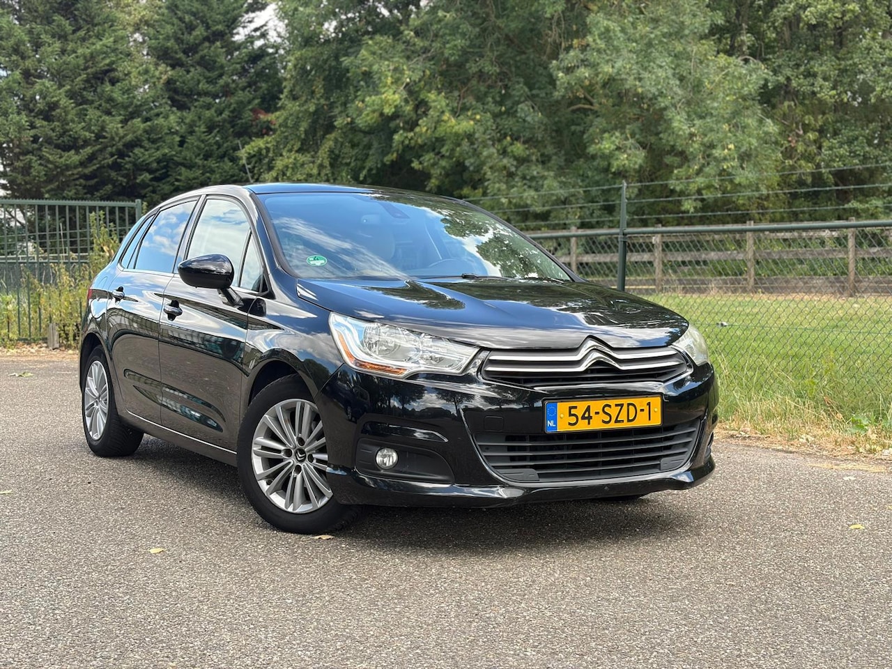 Citroën C4 - 1.4 VTi Ligne Business/glasdak/clima/navi - AutoWereld.nl