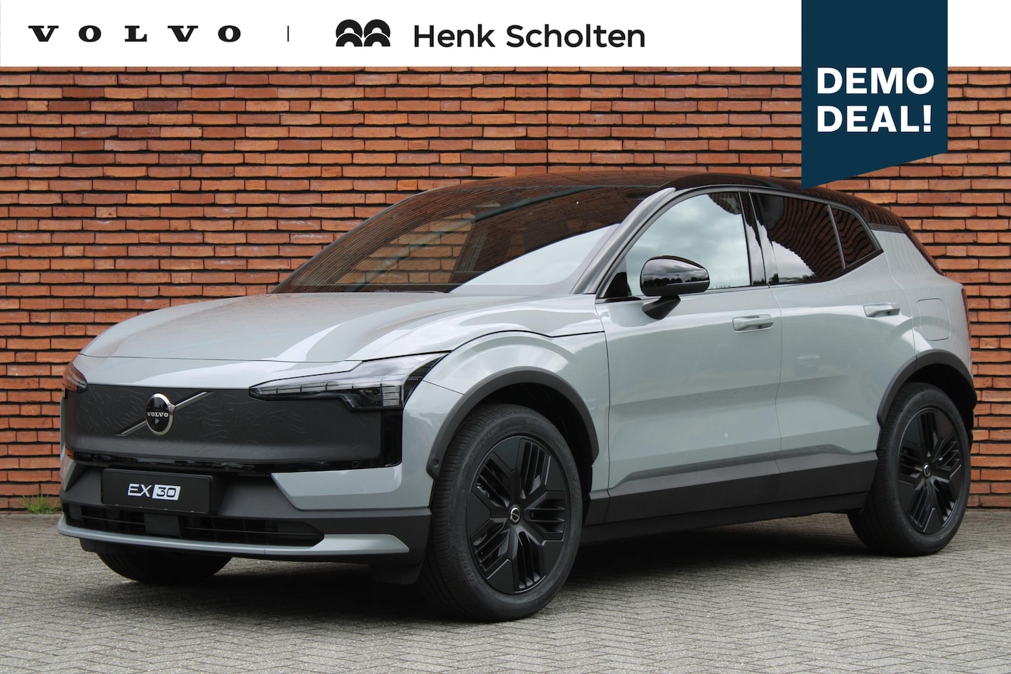 Volvo EX30 Cross Country - P8 AWD Ultra Europa 69 kWh | Panoramadak | 360 graden camera | Elektrisch verstelbare voor - AutoWereld.nl