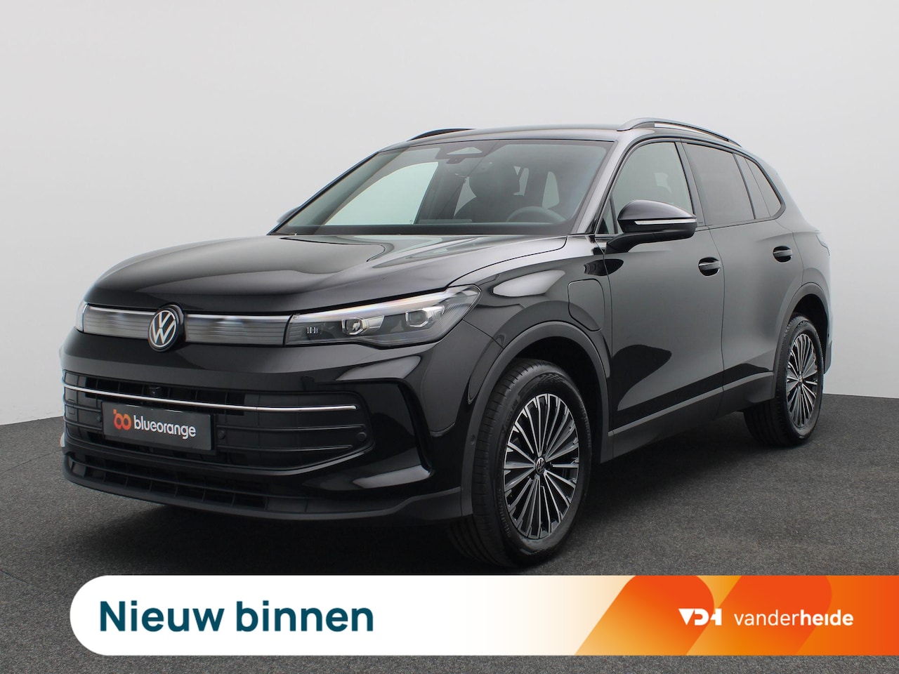 Volkswagen Tiguan - 1.5 eHybrid Life Edition 204PK DSG Trekhaak, 360gr. Camera, Zwarte hemelbekleding, Keyless - AutoWereld.nl