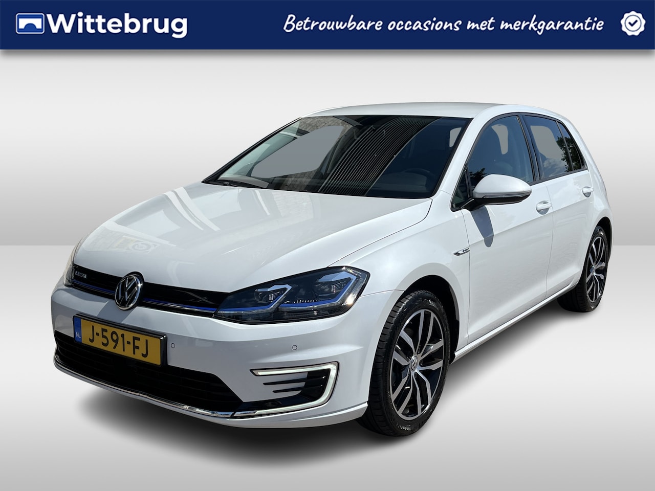 Volkswagen e-Golf - E-DITION / SOH 93%/ AUTOMAAT/ DYNAUDIO/ CLIMA/ NAVI/ PARK. SENSOREN + CAMERA/ CRUISE/ 17" - AutoWereld.nl