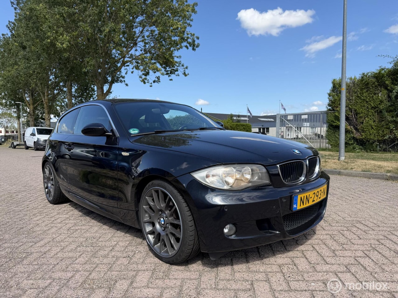BMW 1-serie - 118i M Sport Airco Trekhaak Elektrische Stoelen! - AutoWereld.nl
