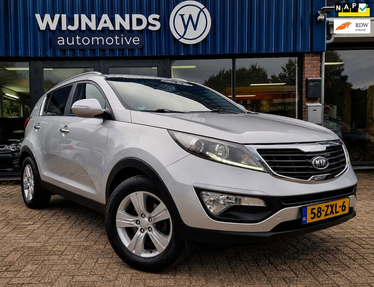 Kia Sportage - 1.6 GDI Plus Pack Trekhaak Zeer Netjes Cruise BT - AutoWereld.nl