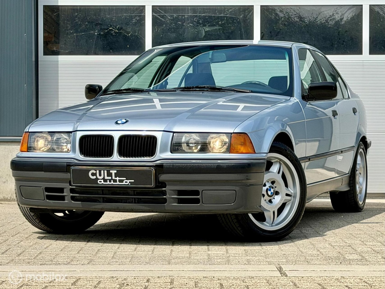 BMW 3-serie - 318i 318i - AutoWereld.nl