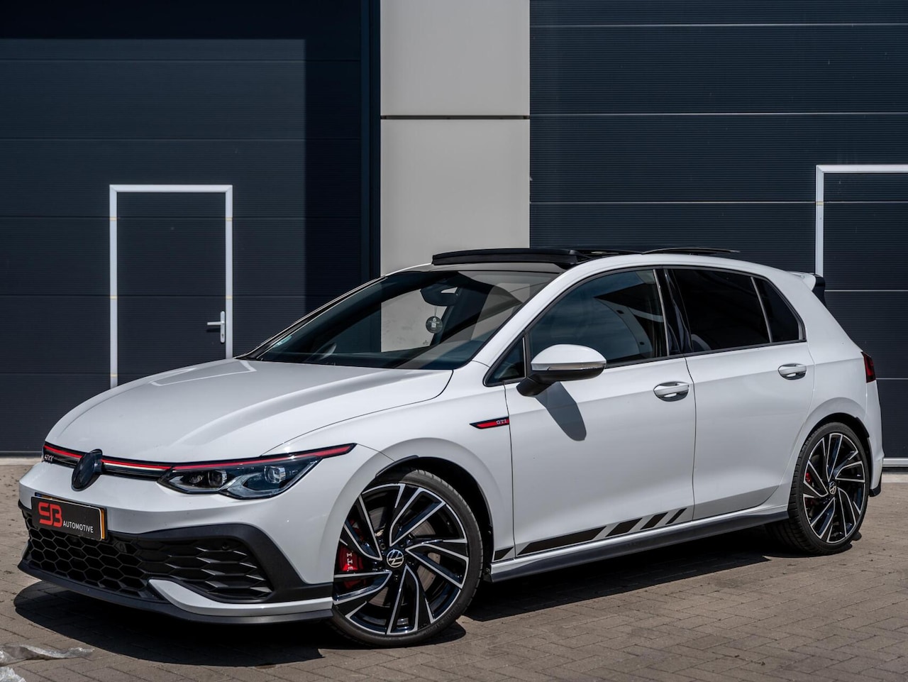 Volkswagen Golf - 2.0 TSI GTI Clubsport IQ|Cam|Pano|BOMVOL! - AutoWereld.nl