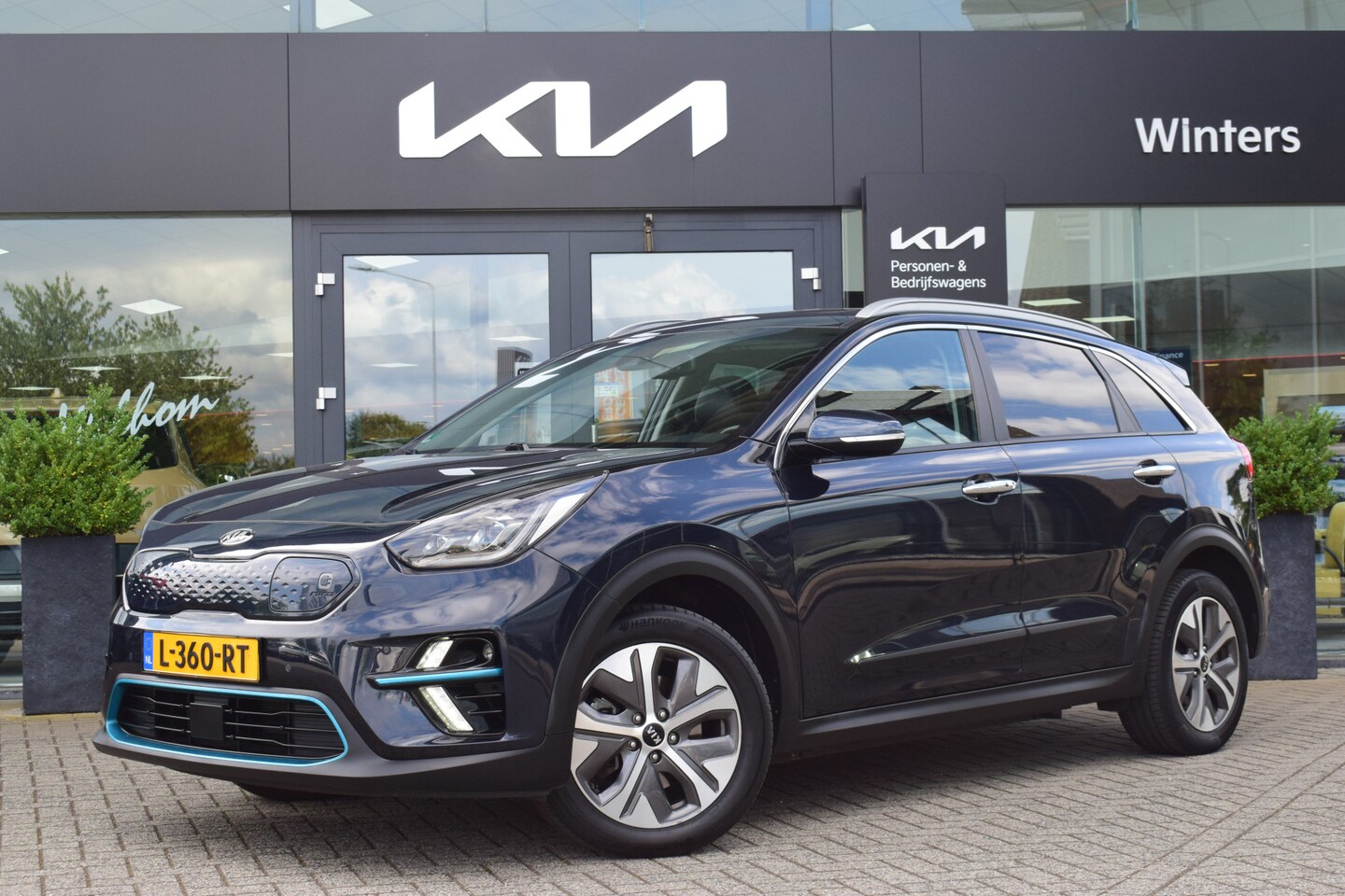 Kia e-Niro - DynamicPlusLine 64 kWh | Schuif-/ Kantel Dak | Stoel + Stuurverwarming | Adaptieve Cruise - AutoWereld.nl