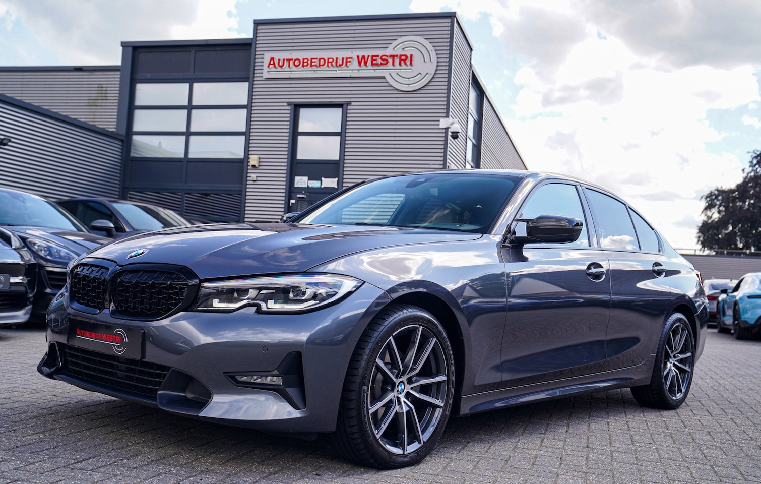 BMW 3-serie - 320i High Executive Edition | LED | Luxe Leder | Stoelverwarming | PDC | Cruise control | - AutoWereld.nl