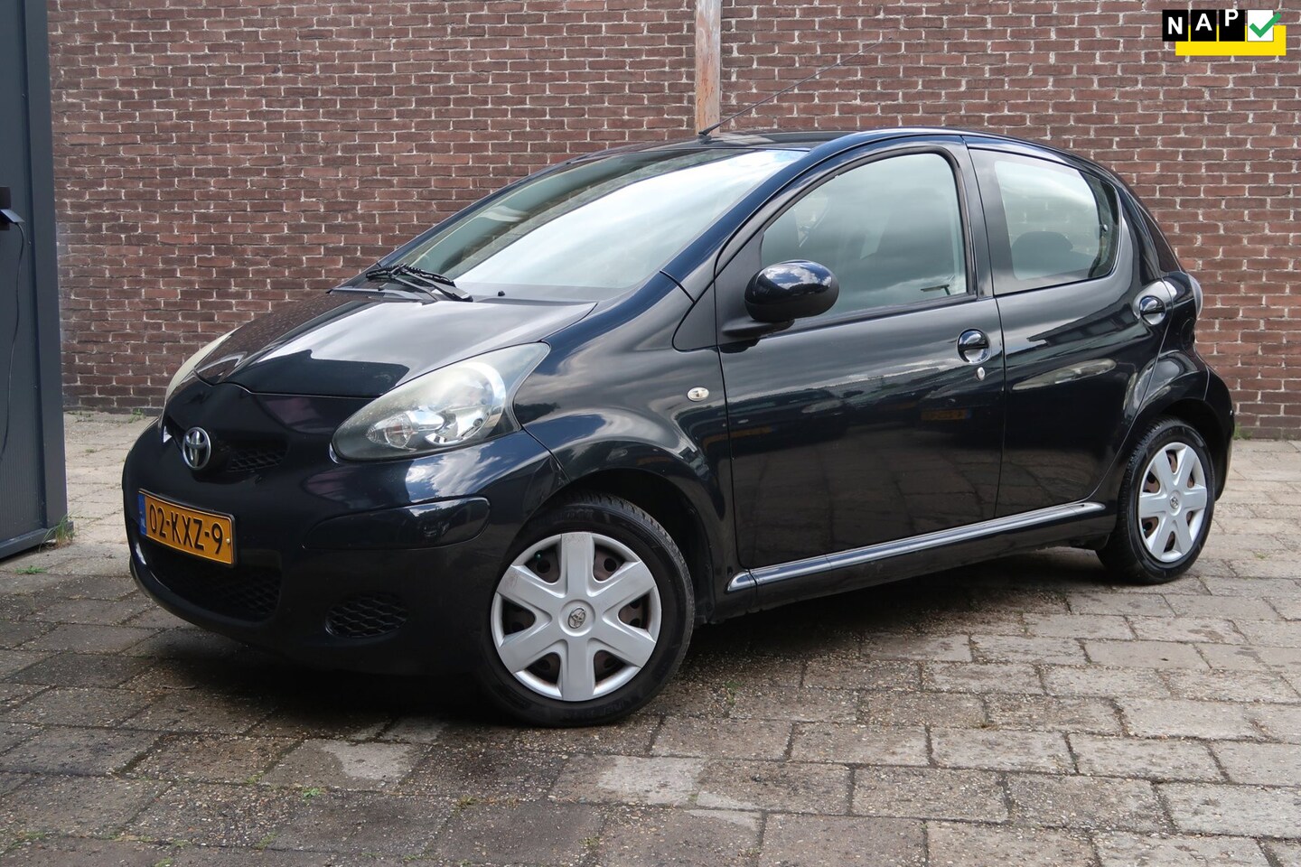 Toyota Aygo - 1.0-12V Comfort *Rijklaarprijs *2e Eigenaar *Volledig dealeronderhouden - AutoWereld.nl