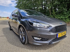 Ford Focus Wagon - 1.5 ST-Line | Aut. | APK 08-2027