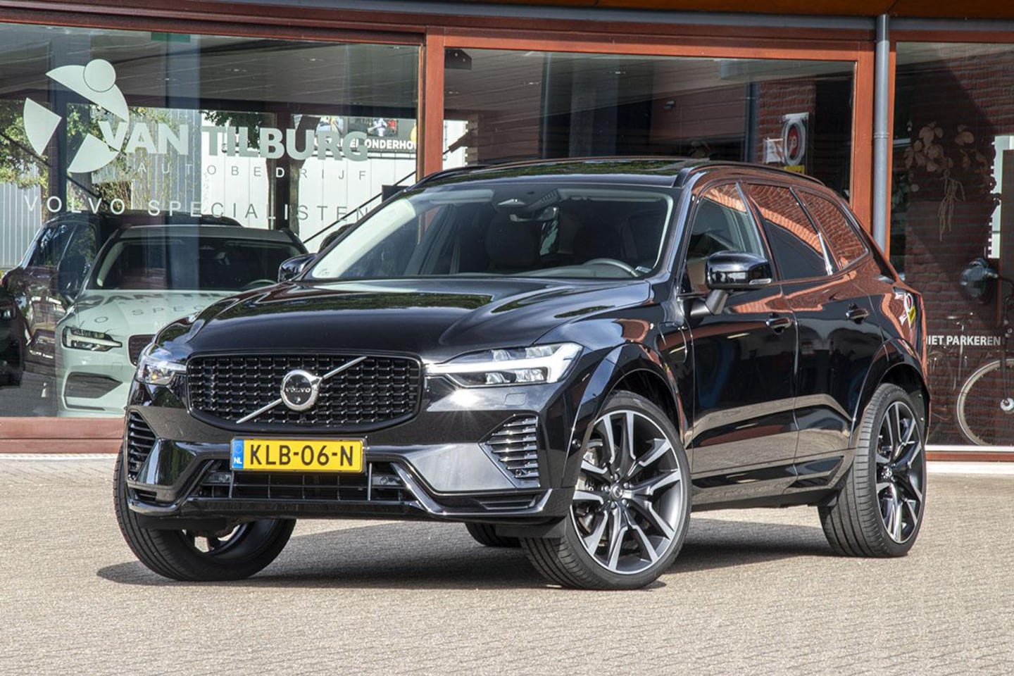 Volvo XC60 - 2.0 T6 PLUG-IN HYBRID AWD DARK - AutoWereld.nl