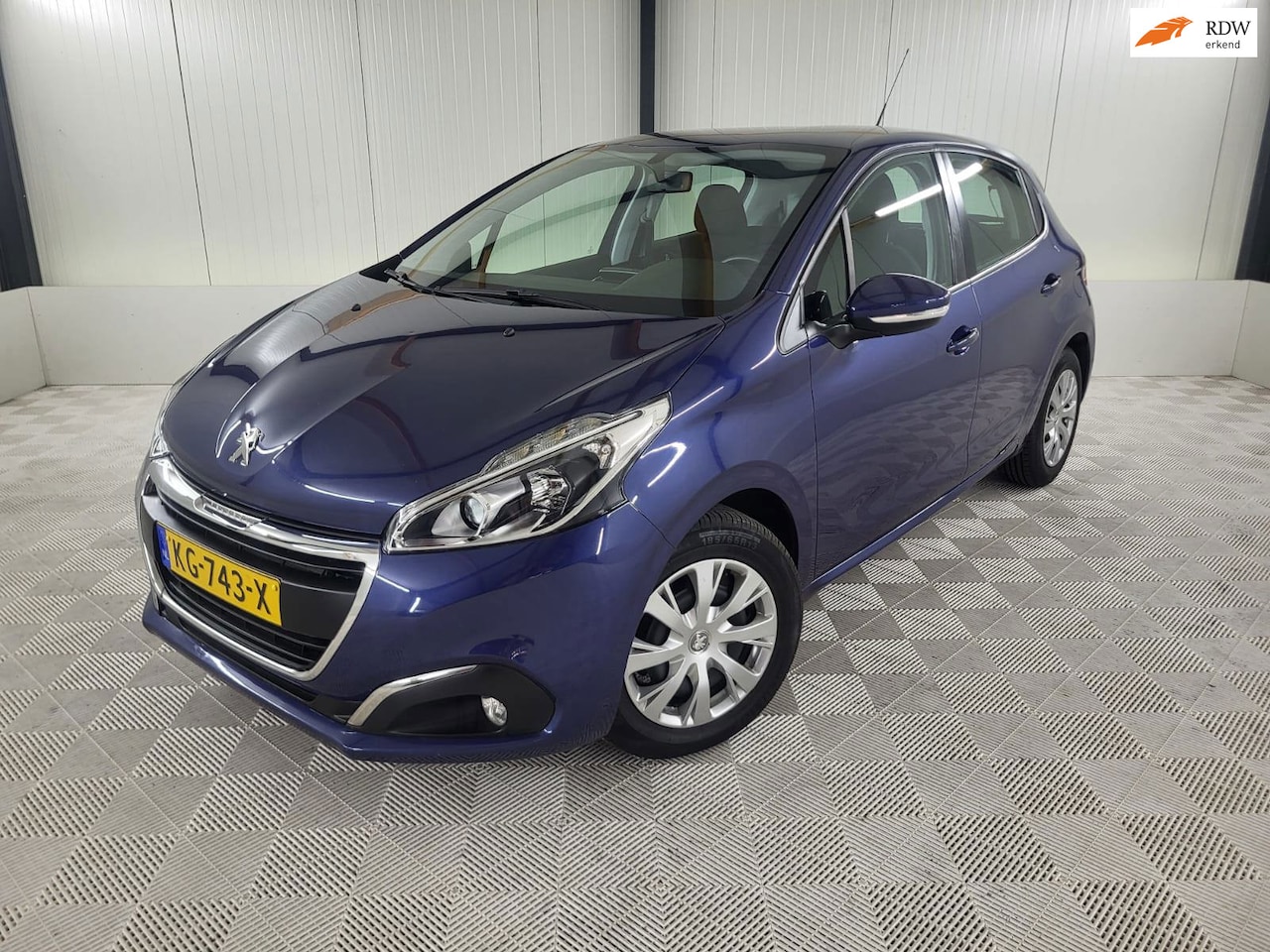 Peugeot 208 - 1.2 PureTech Blue Lion 1.2 PureTech Blue Lion, Carplay, Parkeersensoren, Navigatie - AutoWereld.nl