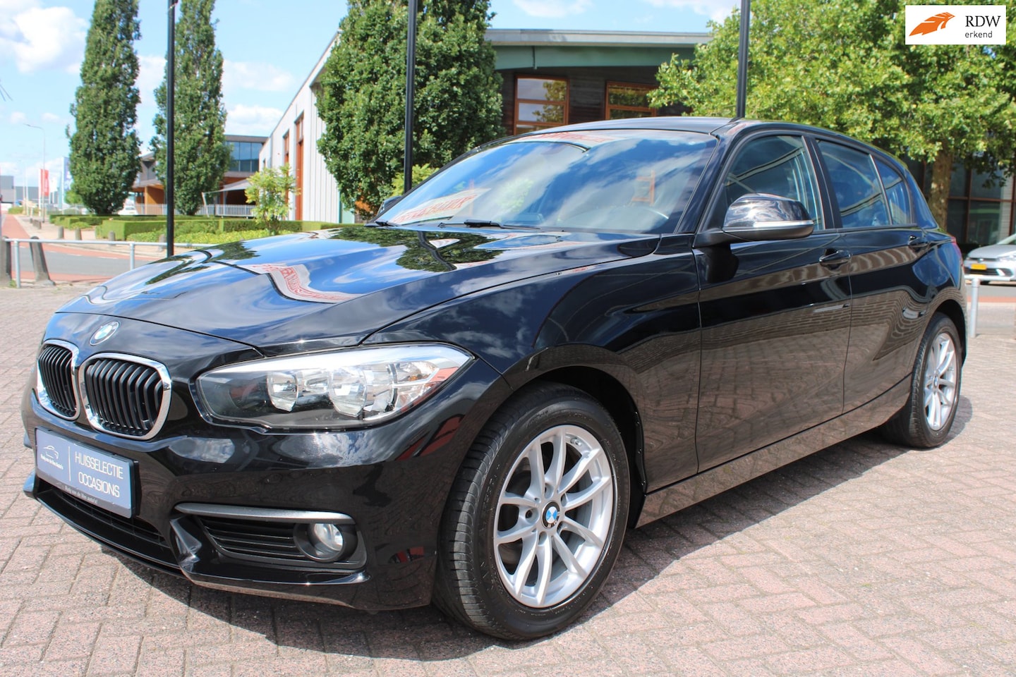 BMW 1-serie - 118i Business Line Edition CRUISE CONTROLE STOELVERWARMING - AutoWereld.nl
