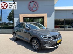 Volkswagen T-Roc - 1.5 TSI 150PK DSG Style | Camera | Trekhaak | Navi | Carplay | Adap. Cruise | Rijklaar inc