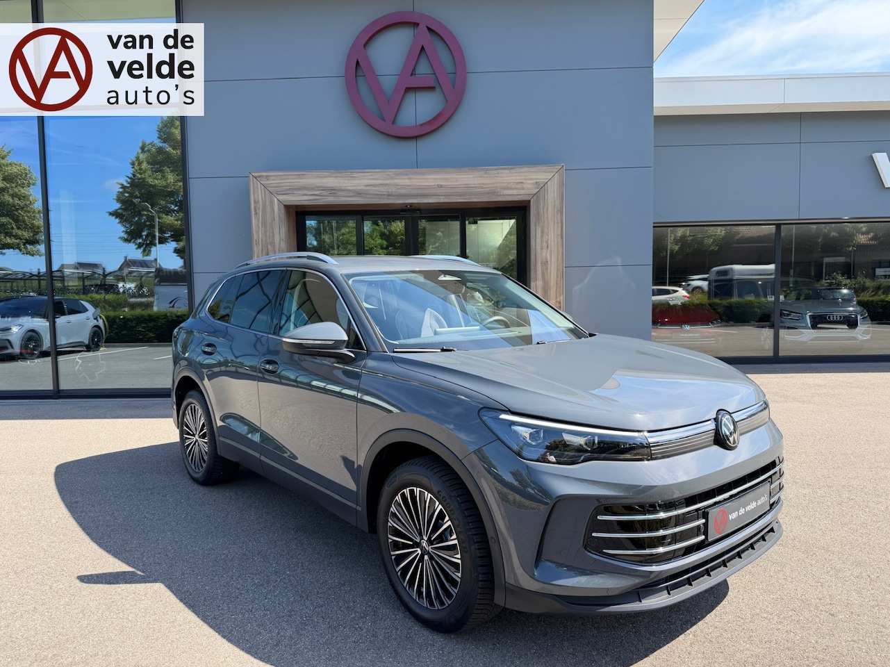 Volkswagen Tiguan - 1.5 eHybrid Elegance 204pk | Trekhaak | All-season | Dode hoek | Elek. klep | incl. verlen - AutoWereld.nl