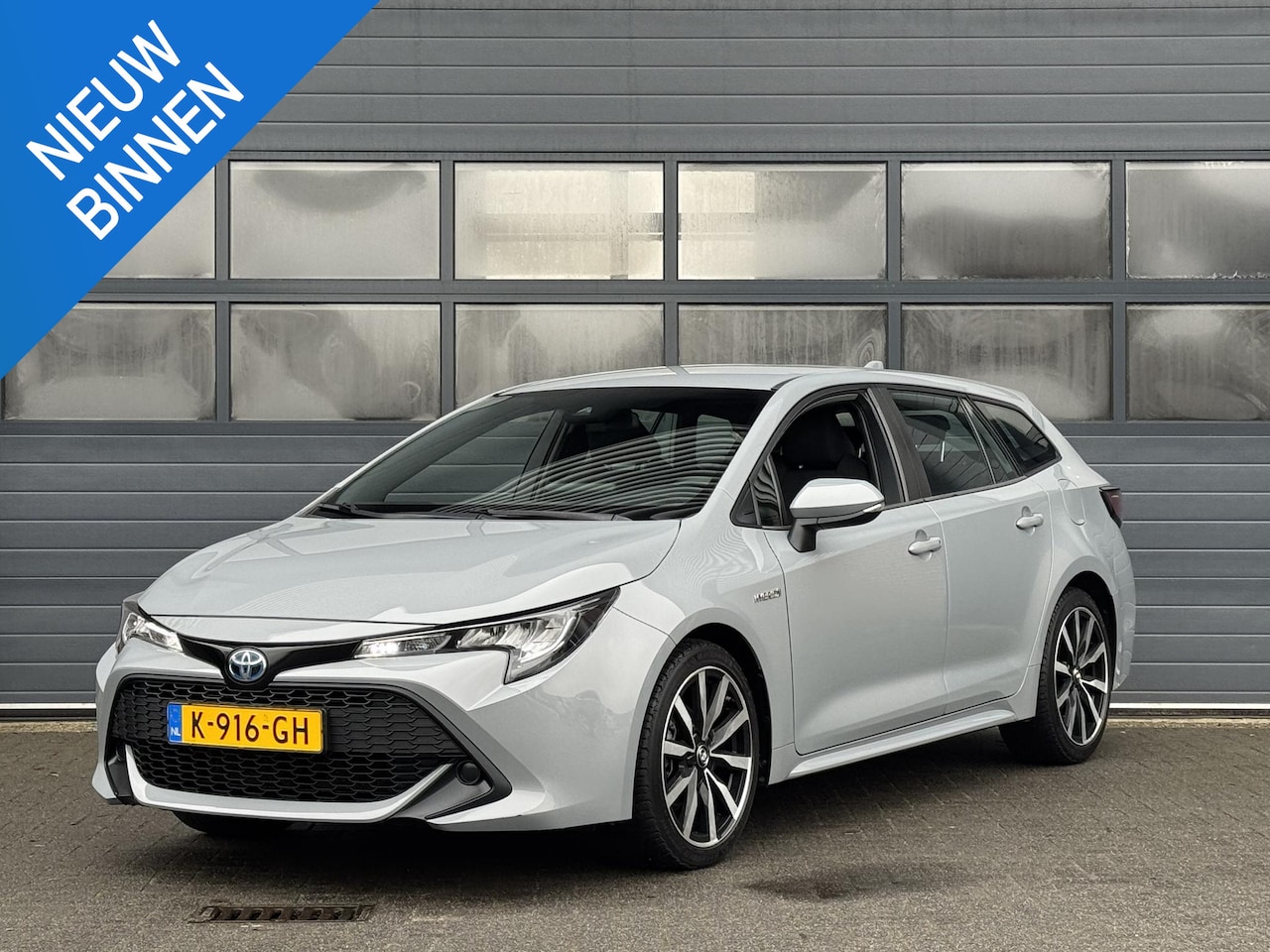 Toyota Corolla Touring Sports - 1.8 HYBRID COMFORT I AUTOMAAT I TREKHAAK I ADAPTIVE CRUISE I APPLE CARPLAY - AutoWereld.nl
