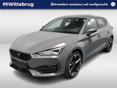 CUPRA Leon - 1.4 e-Hybrid Performance / AUTOMAAT/ CAMERA/ PARK. SENSOREN/ LED/ STOEL-STUURVERWARM./ KEY