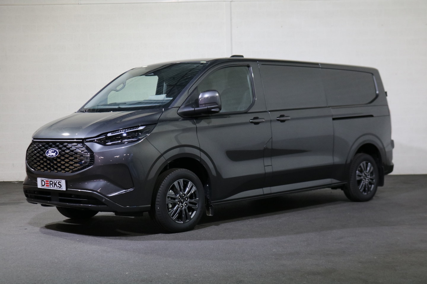 Ford Transit Custom - E-Transit 340 L2 H1 Limited 71kWh 136pk 2x schuifdeur (Wordt verwacht) - AutoWereld.nl