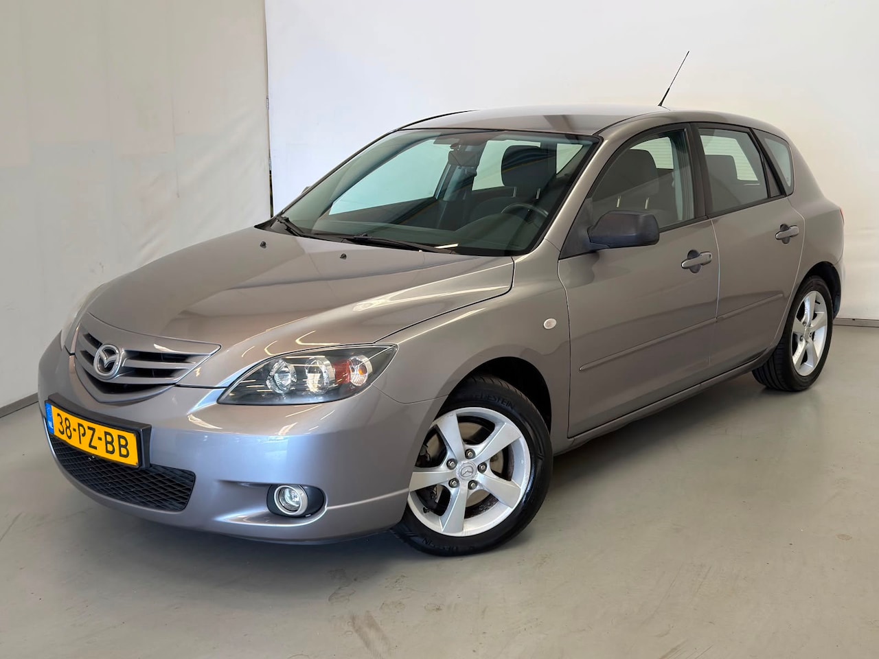 Mazda 3 Sport - 2.0 Executive / 5-drs / Airco / PDC - AutoWereld.nl
