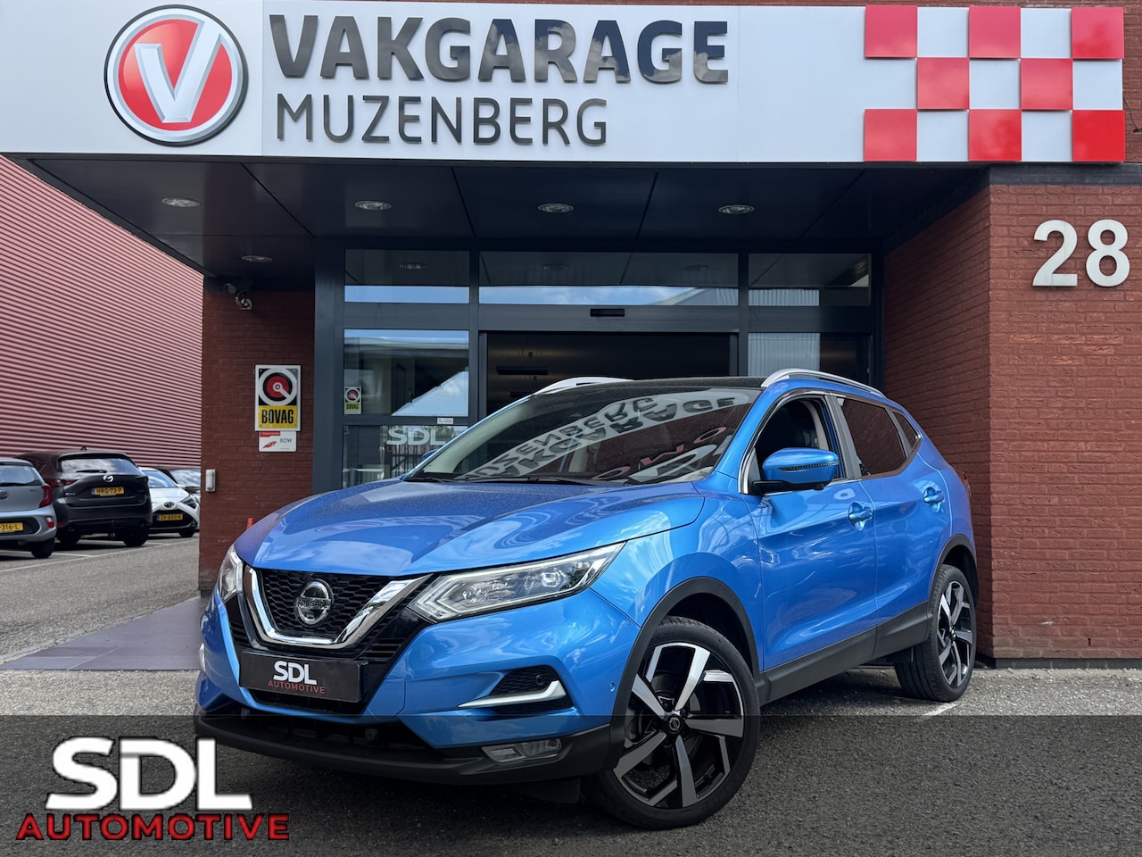 Nissan Qashqai - 1.3 DIG-T Tekna 160PK!! // NAVI // CAMERA // ADAPTIVE CRUISE // PANO DAK // TREKHAAK // - AutoWereld.nl